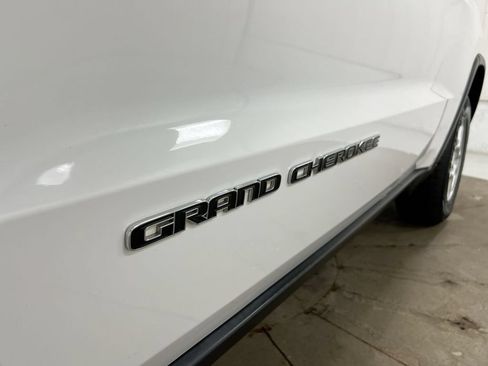 Used 2017 Jeep Grand Cherokee Laredo w/ Quick Order Package 2BE RWD image 26