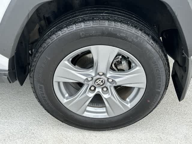 Used 2025 Toyota RAV4 XLE w/ Convenience Package AWD/4WD image 5
