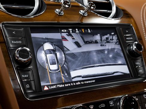 Used 2019 Bentley Bentayga image 67