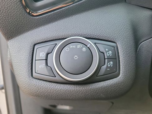 Used 2018 Ford Escape Titanium w/ Ford Safe & Smart Package image 26