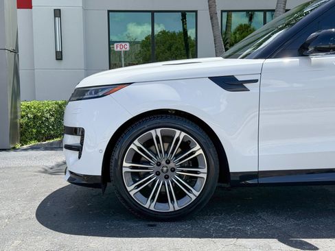 Used 2024 Land Rover Range Rover Sport Dynamic SE AWD/4WD image 14