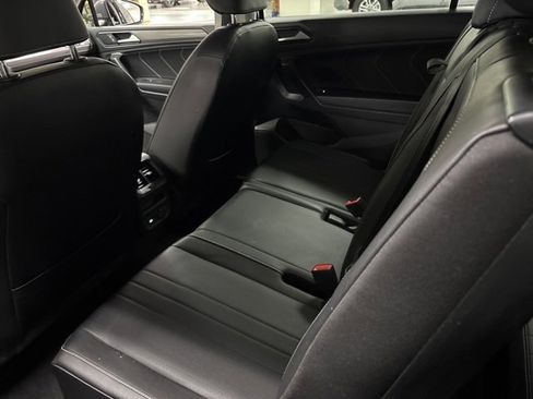 Used 2022 Volkswagen Tiguan SE image 13