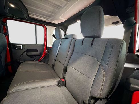 Used 2024 Jeep Wrangler Unlimited image 24