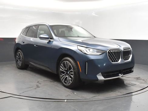 Certified 2025 BMW X3 xDrive30i w/ Convenience Package image 9