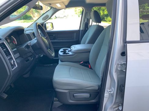 Used 2017 RAM 1500 Express AWD/4WD image 12