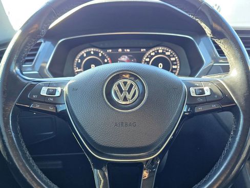 Used 2018 Volkswagen Tiguan SEL Premium FWD image 26