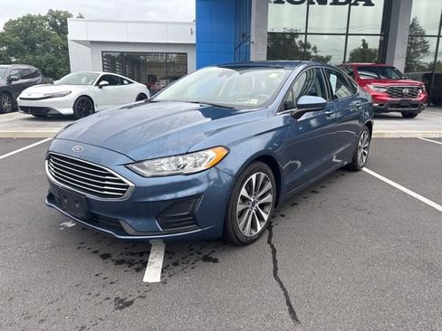 Used 2019 Ford Fusion SE AWD/4WD image 2