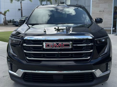 Used 2024 GMC Acadia Elevation image 5