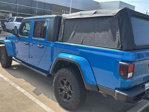 Used 2023 Jeep Gladiator Sport AWD/4WD image 2