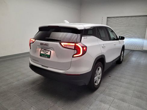 Used 2024 GMC Terrain SLE w/ Fleet Convenience Package FWD image 9