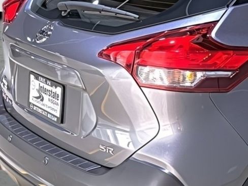 Used 2020 Nissan Kicks SR image 13