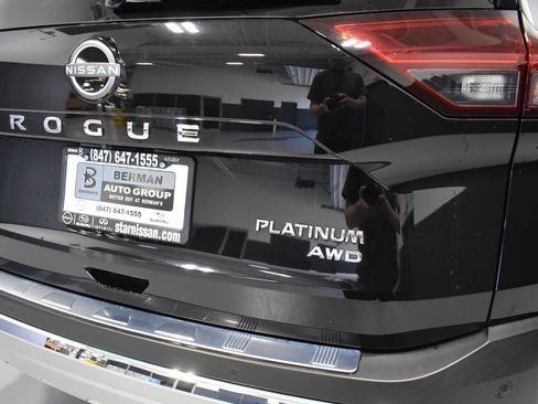 Certified 2023 Nissan Rogue Platinum w/ Platinum Premium Package AWD/4WD image 12