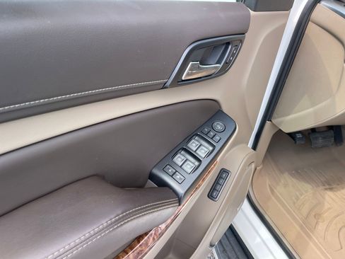 Used 2019 Chevrolet Tahoe Premier AWD/4WD image 12