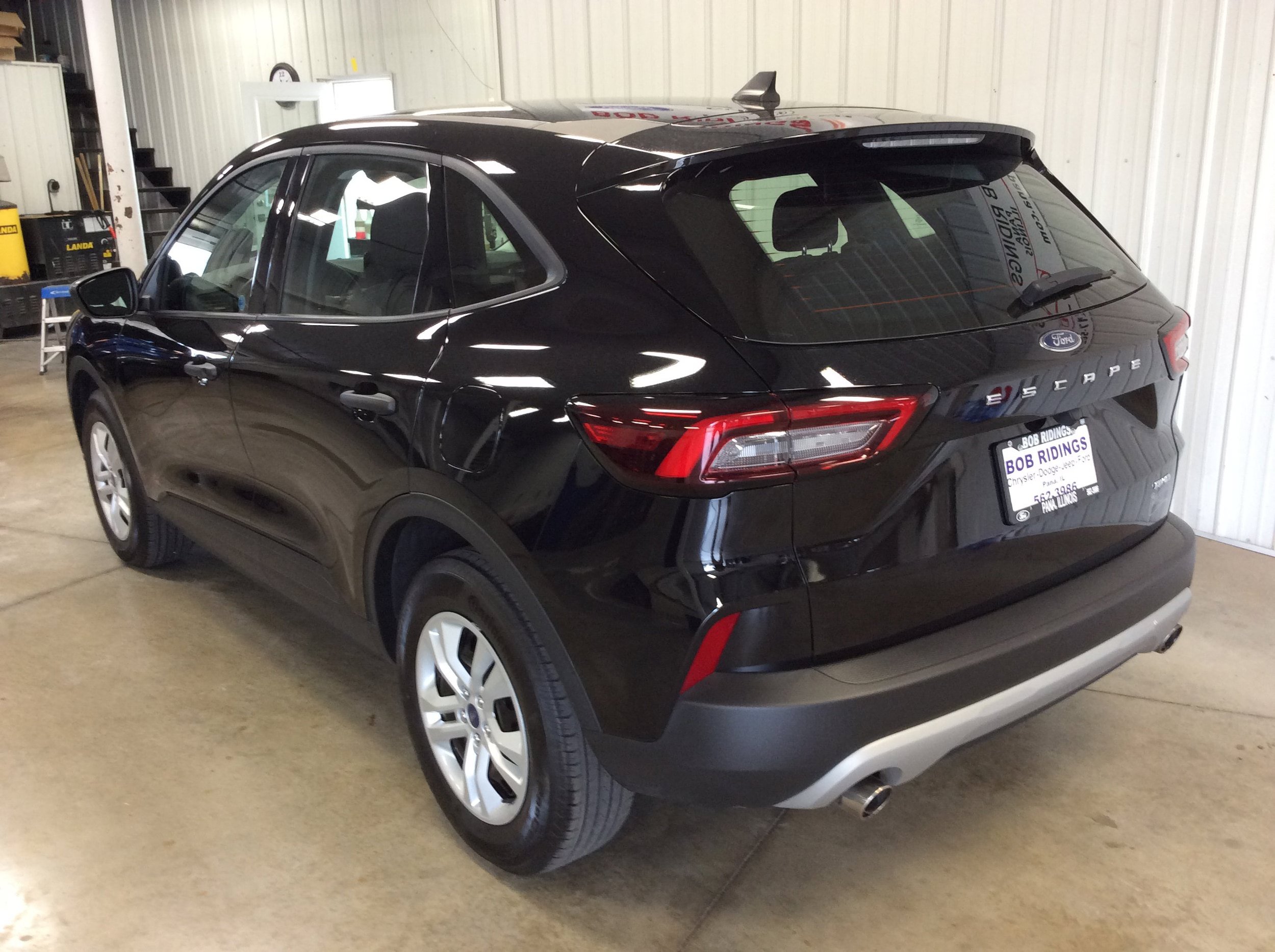 Used 2023 Ford Escape AWD image 3