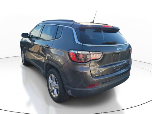 Used 2023 Jeep Compass Latitude AWD/4WD image 6