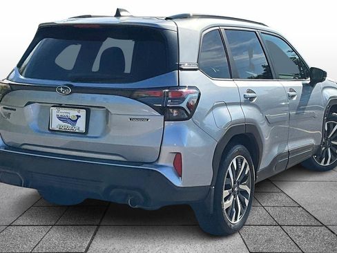 Used 2025 Subaru Forester Touring image 12