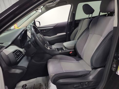 Used 2024 Subaru Outback Premium AWD/4WD image 13