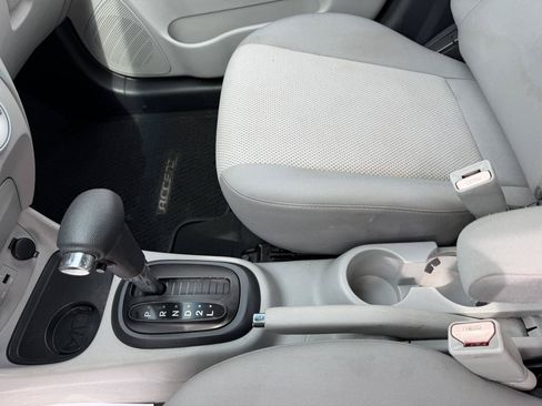 Used 2011 Hyundai Accent GLS FWD image 14
