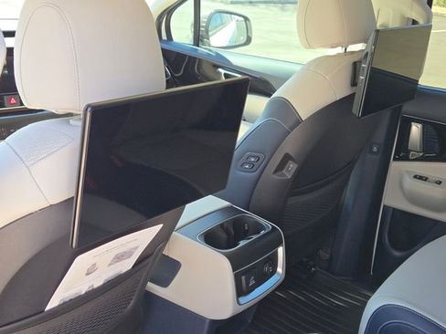 New 2026 Kia Carnival SX Prestige FWD image 11