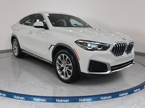 Used 2022 BMW X6 xDrive40i w/ Premium Package image 3
