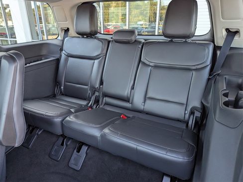 New 2025 Ford Expedition Platinum w/ Driver's Package image 31