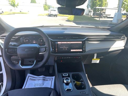 Used 2026 Jeep Cherokee Laredo AWD/4WD image 23