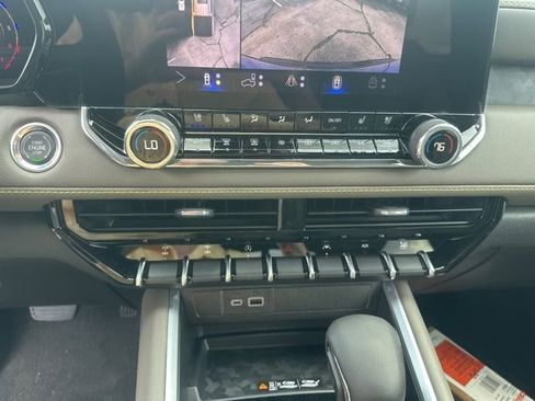 New 2026 Chevrolet Colorado ZR2 w/ Technology Package AWD/4WD image 25