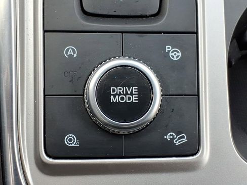 Used 2020 Ford Explorer Platinum w/ Premium Technology Package AWD/4WD image 23