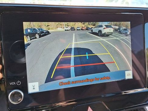 Certified 2024 Toyota Venza LE image 19