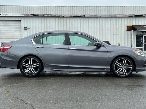 Used 2017 Honda Accord Sport Special Edition image 3