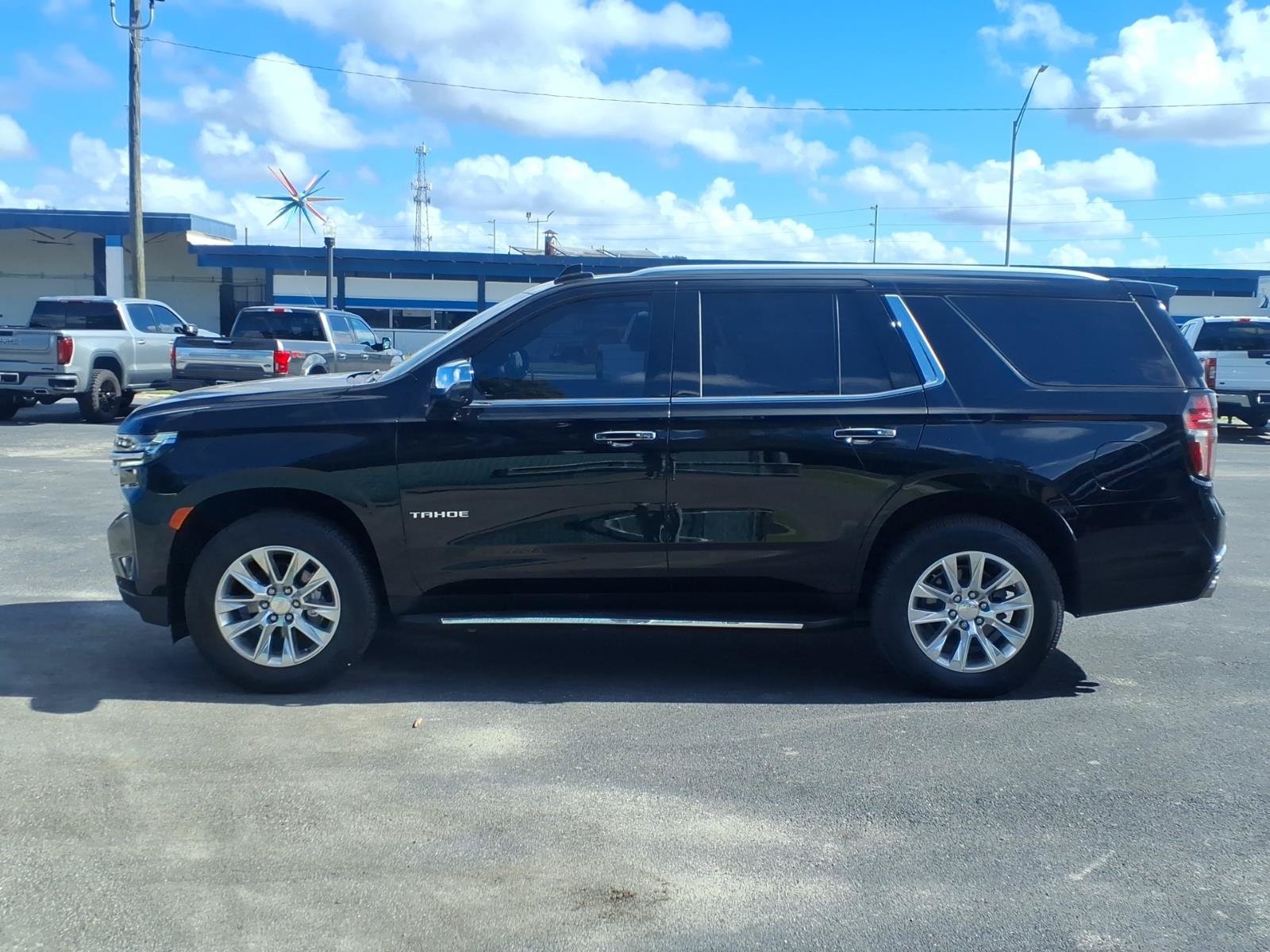 Used 2021 Chevrolet Tahoe Premier AWD/4WD image 2