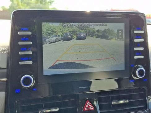 Used 2020 Hyundai Ioniq SE FWD image 16