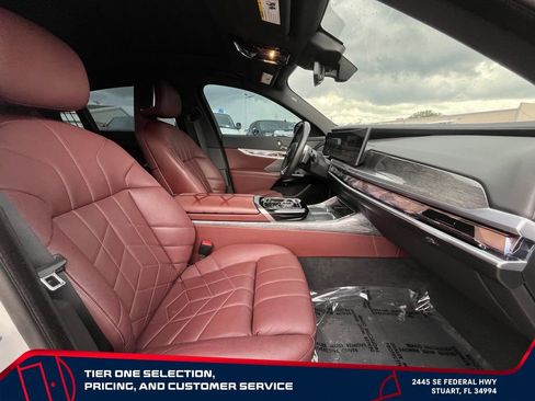 Used 2023 BMW 760i xDrive AWD/4WD image 19