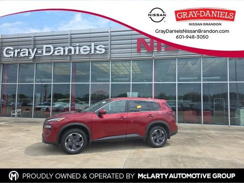 Used 2026 Nissan Rogue SV FWD image 1