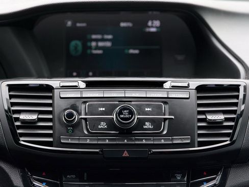 Used 2017 Honda Accord Sport Special Edition image 19