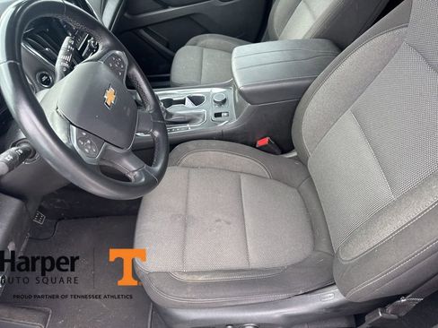 Used 2023 Chevrolet Traverse LT image 12