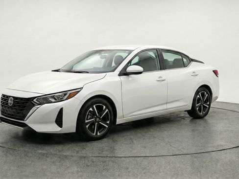 Used 2025 Nissan Sentra SV FWD image 3