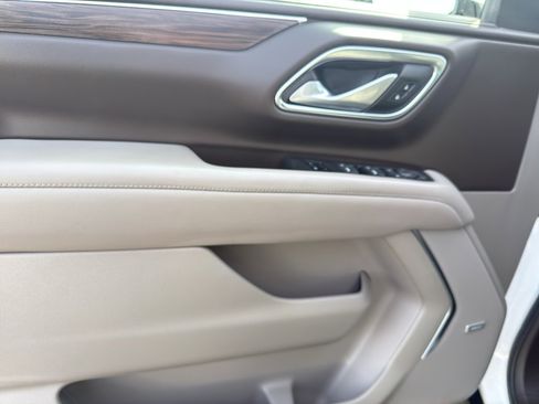 Used 2022 Chevrolet Tahoe LT w/ Luxury Package image 13