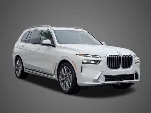 New 2026 BMW X7 xDrive40i w/ Premium Package image 3