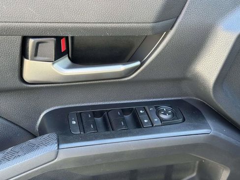 Used 2025 Toyota Tacoma TRD Off-Road image 18