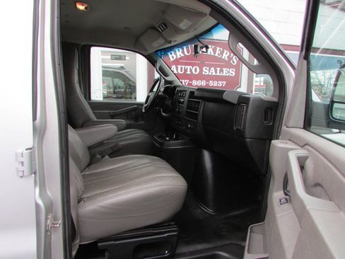 Used 2017 Chevrolet Express 2500 LS RWD image 6