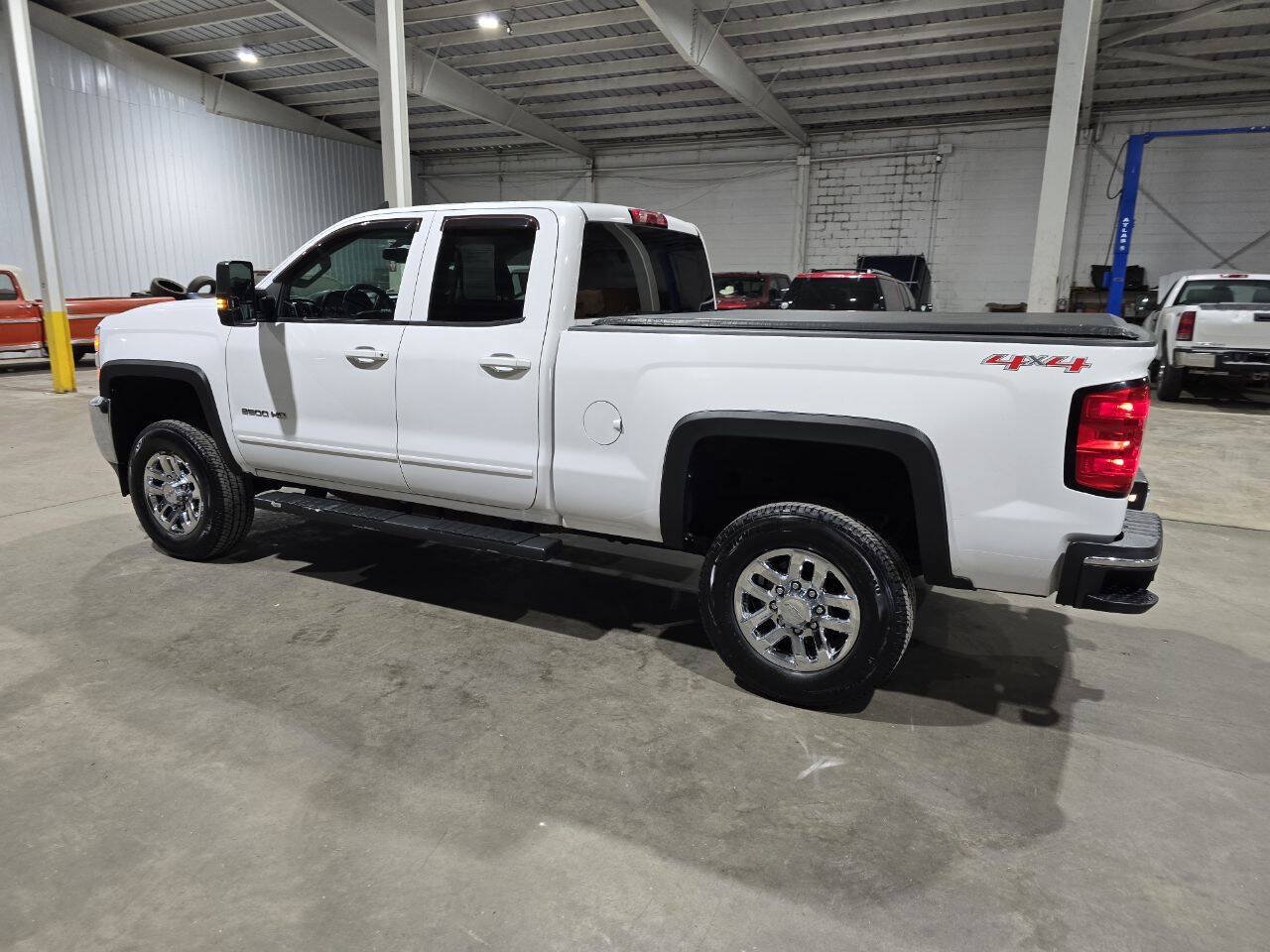 Used 2015 Chevrolet Silverado 2500 LT w/ LT Convenience Package AWD/4WD image 7