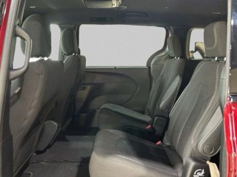 Used 2020 Chrysler Pacifica Touring w/ S Appearance Package image 14