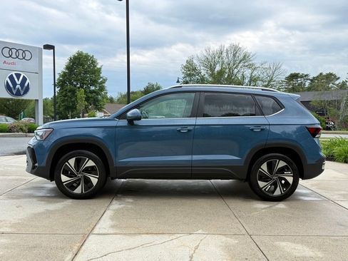 New 2026 Volkswagen Taos SE AWD/4WD image 6