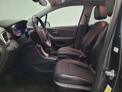 Used 2022 Chevrolet Trax LT w/ Driver Confidence Package AWD/4WD image 17
