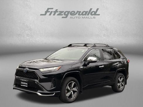Used 2022 Toyota RAV4 SE w/ Weather & Moonroof Package AWD/4WD image 2