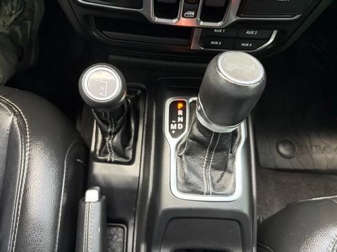 Used 2022 Jeep Wrangler Unlimited Sahara AWD/4WD image 24