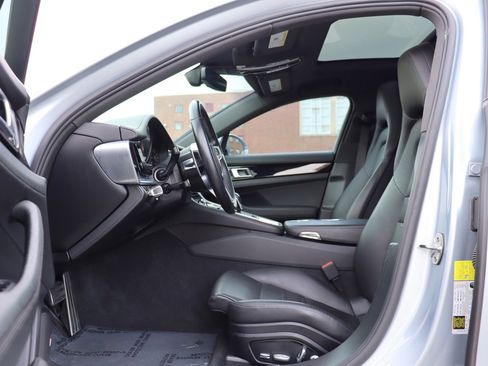 Used 2018 Porsche Panamera 4 w/ Premium Package Plus image 11