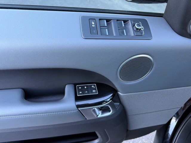 Used 2015 Land Rover Range Rover Sport Supercharged AWD/4WD image 8