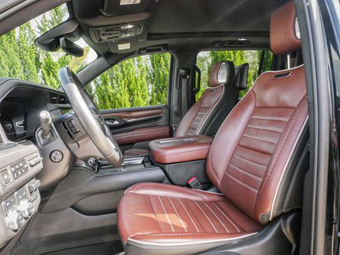 Used 2023 GMC Yukon XL Denali Ultimate image 16